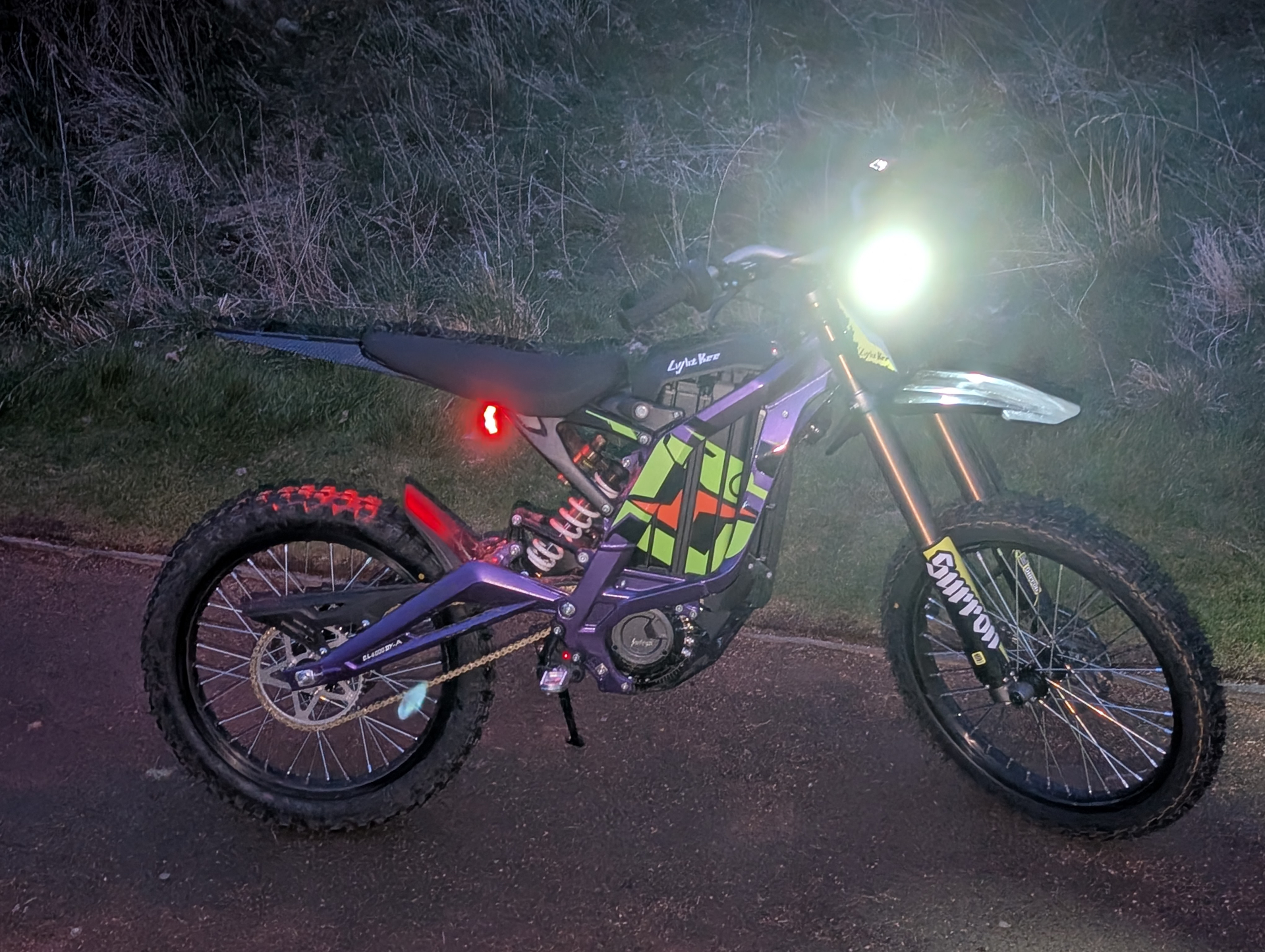 Light Bee LBX in Purple / Hi-Viz graphic kit
